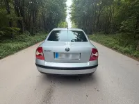 Usata VW Passat 100 CV (73 kW) 2003 Argento Berlina
