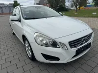 Gebraucht Volvo V60 Kinetic 150 PS (110 kW) 2011 Weiß Kombi