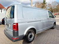 Second-hand VW Transporter 150 CP (110 kW) 2018 Argintiu Van