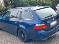 Gebraucht BMW 525 177 PS (130 kW) 2006 Blau Kombi