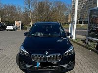 Gebraucht BMW 220 Gran Tourer Luxury Line 190 PS (139 kW) 2018 Blau Van / Kleinbus