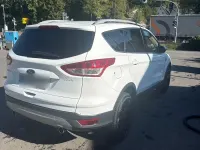 Gebraucht Ford Kuga Titanium 179 PS (131 kW) 2016 Weiß SUV