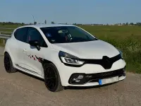 Gebraucht Renault Clio Trophy 220 PS (161 kW) 2016 Weiß Limousine
