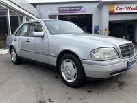 Gebraucht Mercedes C220 Elegance 150 PS (110 kW) 1994 Brillantsilber  metallic Limousine