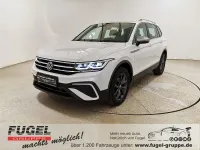 Gebraucht VW Tiguan Allspace Life 150 PS (110 kW) 2023 Oryxweiß perlmutteffekt SUV