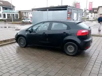 Gebraucht Kia Rio 109 PS (80 kW) 2012 Schwarz Limousine