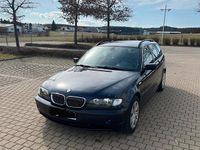 Gebraucht BMW 320 150 PS (110 kW) 2005 Blau Kombi