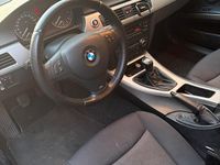 Gebraucht BMW 318 129 PS (94 kW) 2005 Schwarz Kleinwagen