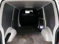 Gebraucht VW Transporter 110 PS (80 kW) 2024 Candyweiß Van