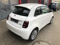 Gebraucht Fiat 500e 41 kW (57 PS) 2023 Arktis weiß (4h5) Kleinwagen