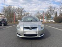 Gebraucht Toyota Auris 132 PS (97 kW) 2009 Silber Kleinwagen