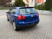 Second-hand VW Golf V 105 CP (77 kW) 2004 Albastru Hatchback
