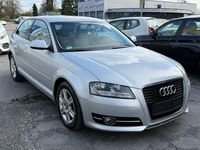 Gebraucht Audi A3 Attraction 105 PS (77 kW) 2011 Silber Kleinwagen