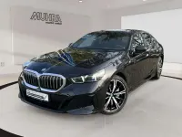 Gebraucht BMW 550e M Sport 489 PS (359 kW) 2024 Black sapphire Limousine