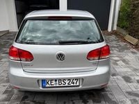 Gebraucht VW Golf VI 90 PS (66 kW) 2009 Silber Kleinwagen