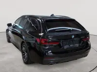 Gebraucht BMW 520 Shadowline 190 PS (139 kW) 2023 Saphirschwarz metallic Kombi