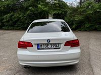 Gebraucht BMW 325 218 PS (160 kW) 2012 Weiß Coupé
