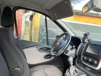 Gebraucht Renault Trafic 145 PS (106 kW) 2017 Braun Van / Kleinbus
