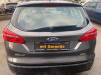 Gebraucht Ford Focus Ambiente 101 PS (74 kW) 2016 Grau Limousine