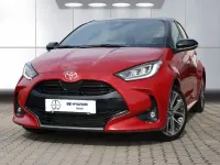 Gebraucht Toyota Yaris Hybrid Plus 92 PS (67 kW) 2024 Rot Limousine
