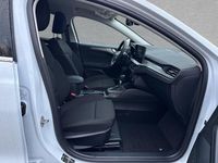 Neu Ford Focus Titanium 116 PS (85 kW) 2025 Weiß Limousine