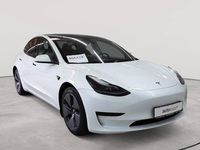 Gebraucht Tesla Model 3 Standard Range Plus 208 kW (283 PS) 2022 Pearl white multicoat Limousine