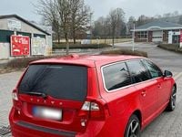 Gebraucht Volvo V70 136 PS (100 kW) 2013 Rot Kombi