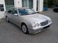 Gebraucht Mercedes E240 Elegance 170 PS (125 kW) 2001 Silber Limousine