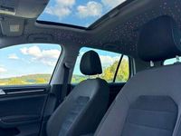 Gebraucht VW Golf VII Highline 125 PS (91 kW) 2015 Weiß Kleinwagen