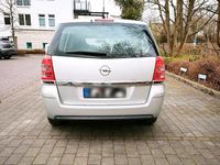 Usata Opel Zafira 2008 Argento Monovolume