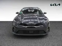 Gebraucht Kia Ceed Sportswagon Vision 140 PS (102 kW) 2025 H8g) pentametal met. (grau Kombi