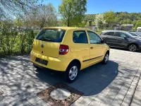 Usado VW Fox Basis 54 CV (39 kW) 2005 Amarillo Utilitario