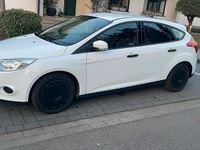 Gebraucht Ford Focus 75 PS (55 kW) 2014 Weiß Limousine