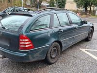 Gebraucht Mercedes C180 Elegance 129 PS (94 kW) 2002 Grün Kombi