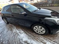 Gebraucht Hyundai i20 90 PS (66 kW) 2017 Schwarz Kleinwagen
