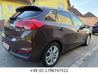Gebraucht Kia Ceed Spirit 128 PS (94 kW) 2015 Braun Kleinwagen