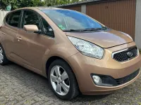 Używany Kia Venga 125 KM (91 kW) 2011 Złoty Hatchback