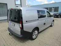 Gebraucht VW Caddy Basis 131 PS (96 kW) 2023 Reflexsilber Van / Kleinbus