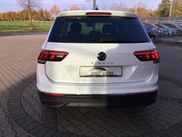 Gebraucht VW Tiguan Active 150 PS (110 kW) 2022 Weiß SUV