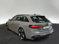 Gebraucht Audi RS4 Ambiente 450 PS (330 kW) 2024 T3 nardograu Kombi