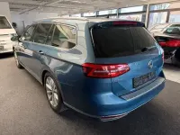 Gebraucht VW Passat Highline 220 PS (161 kW) 2017 Blau Kombi
