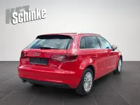 Gebraucht Audi A3 Ambiente 110 PS (80 kW) 2015 Rot Kombi