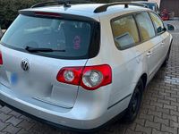 Gebraucht VW Passat 110 PS (80 kW) 2011 Silber Kombi