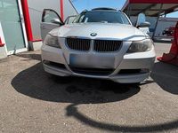 Gebraucht BMW 330 231 PS (169 kW) 2006 Silber Kombi
