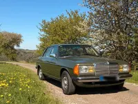 Gebraucht Mercedes 200 109 PS (80 kW) 1983 Grün Limousine
