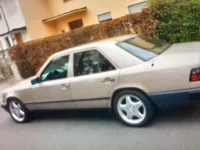 Gebraucht Mercedes E260 160 PS (117 kW) 1988 Grau Limousine