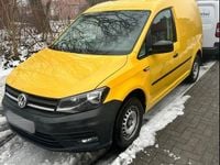 Usado VW Caddy 102 HP (75 kW) 2016 Amarelo Monovolume