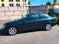 Używany Mercedes C180 143 KM (105 kW) 2003 Niebieski Sedan/Limuzyna