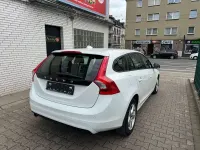 Gebraucht Volvo V60 Business Edition 150 PS (110 kW) 2015 Weiß Kombi
