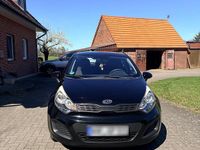 Second-hand Kia Rio 108 CP (79 kW) 2012 Negru Hatchback